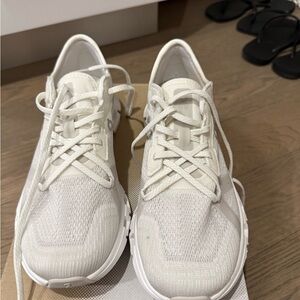 ON RUNNING Brand New Women’s Shoes (size 7)